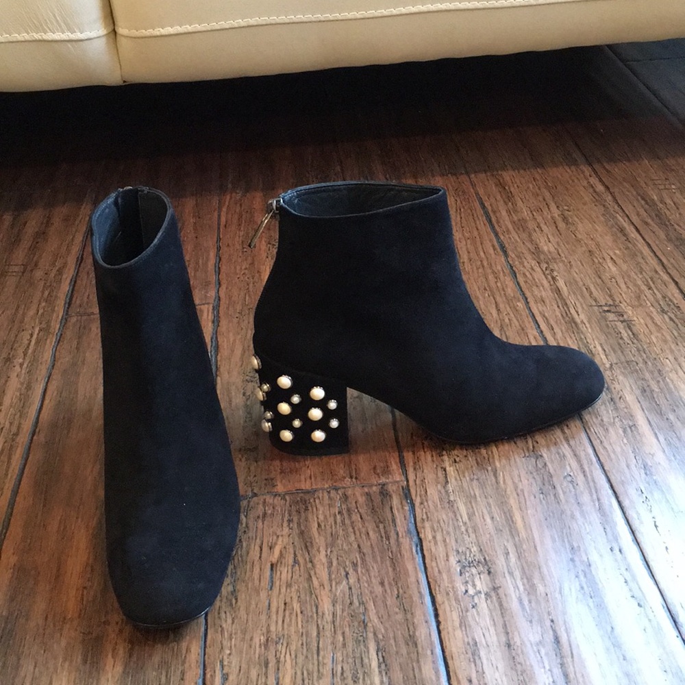 Like new Stuart Weitzman ankle boots